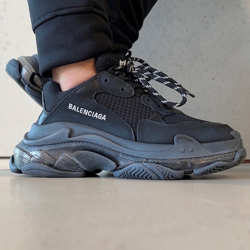 *CHEAPEST* BALENCIAGA TRIPLE S CLEAR SOLE ON POSHMARK! Size 39 *BUY NOW*